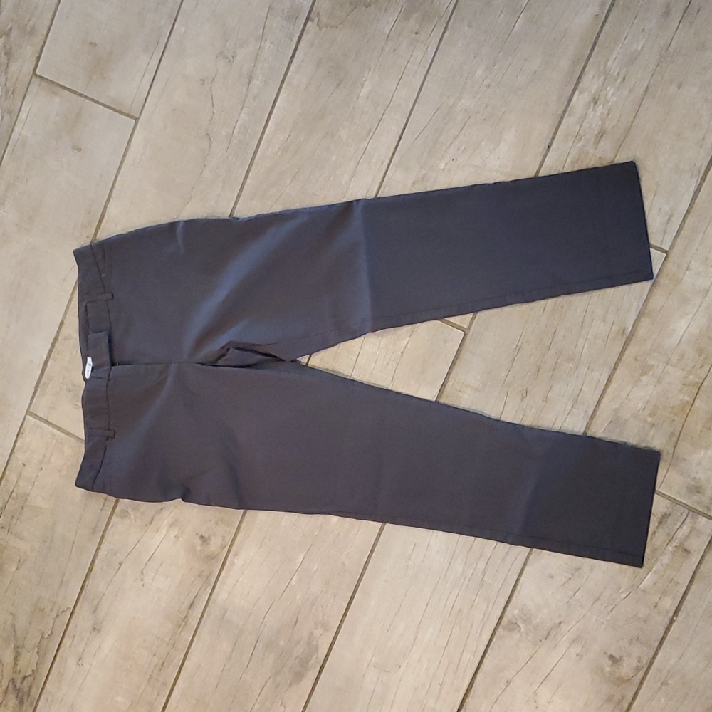 Van Heusen tailored capri pants